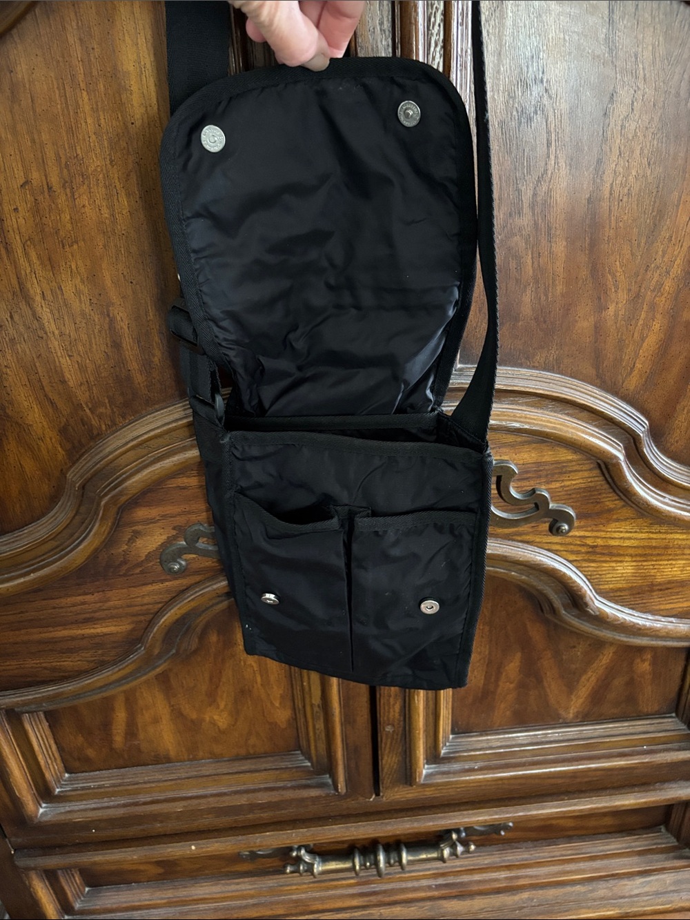 LeSportsac Small Black crossbody nylon bag - Picture 4 of 10